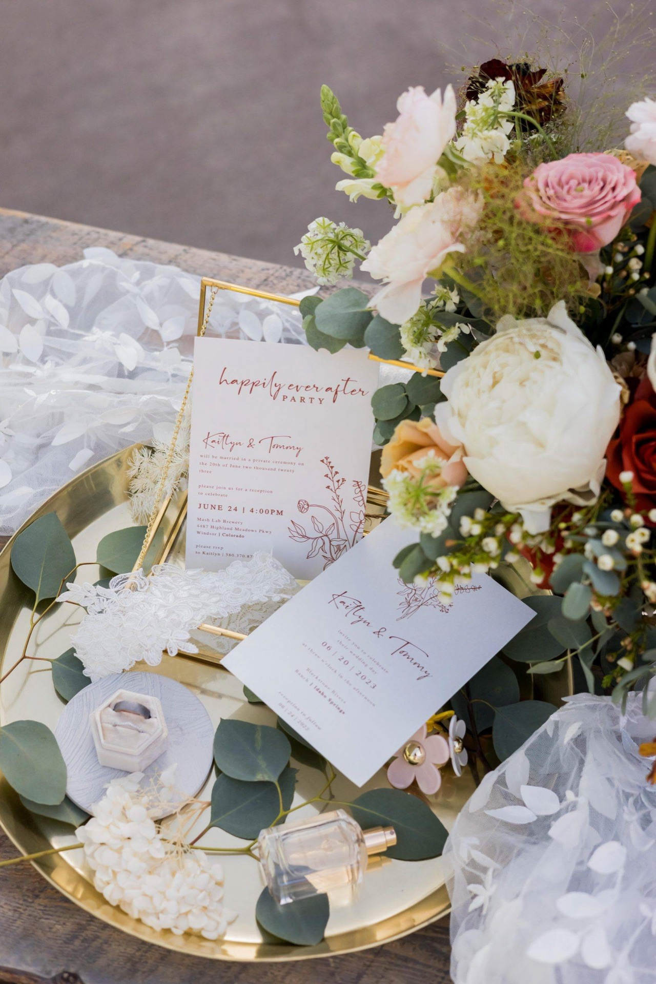 Colorado Springs wedding details and florals